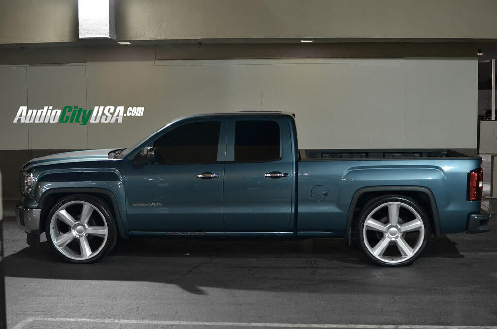 2014 GMC Sierra 1500 | 26" LTZ Replica wheels | Lowered on Maxtrac