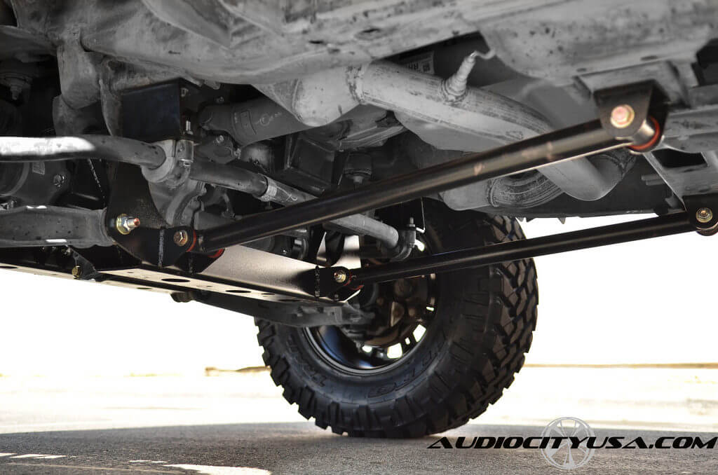 17" XD Wheels XD795 Hoss Gloss Black with Nitto Trail Grappler MT