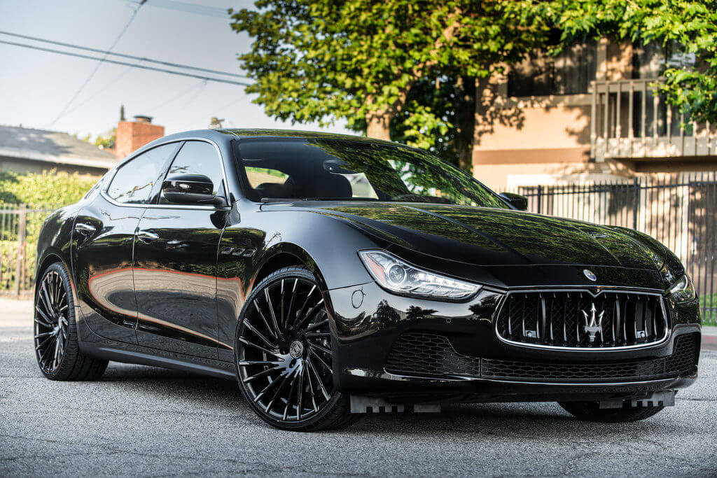 2_2017_Maserati_Ghibli_S_22_Lexani_Wheels_Wraith_Gloss_Black_Machine_Tips