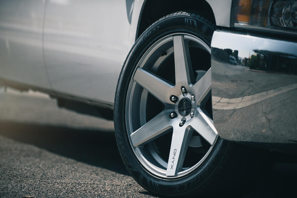 22 Quot Onyx Wheels 910 Silver Machined Rims Maxtrac