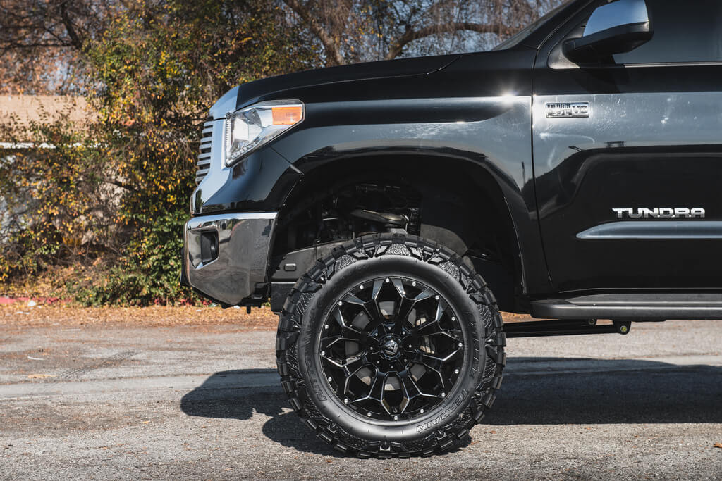20″ Fuel Wheels D576 Assault with Gloss Black Milled Off-Road Rims
