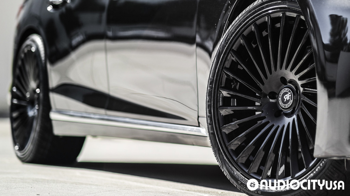 2019 Lexus LS Series on 22