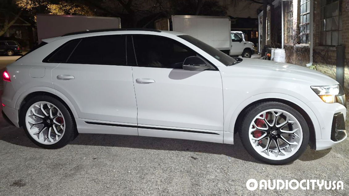 2024 Audi SQ8 on 22