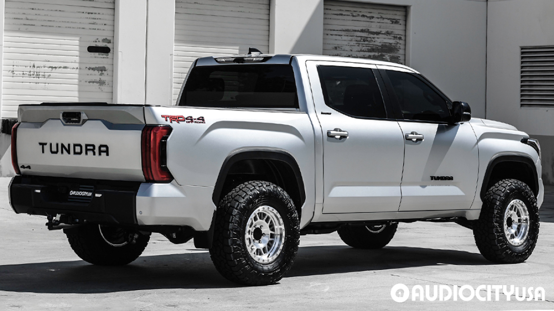 2025 Toyota Tundra on 17