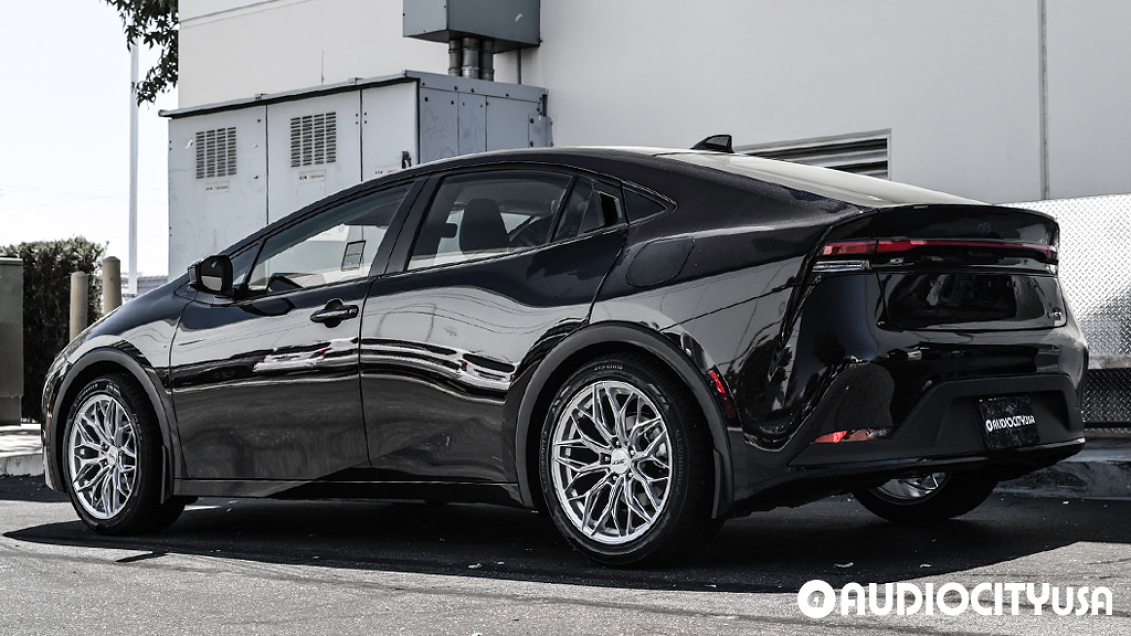 2026 Toyota Prius on 18