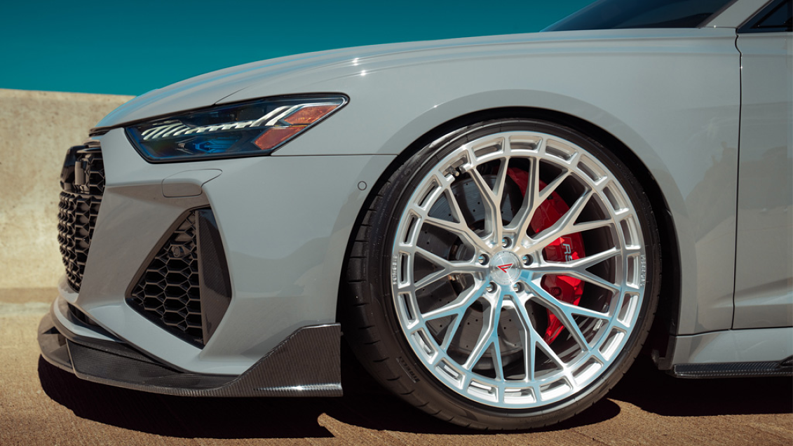 2025 Audi RS6 on 22