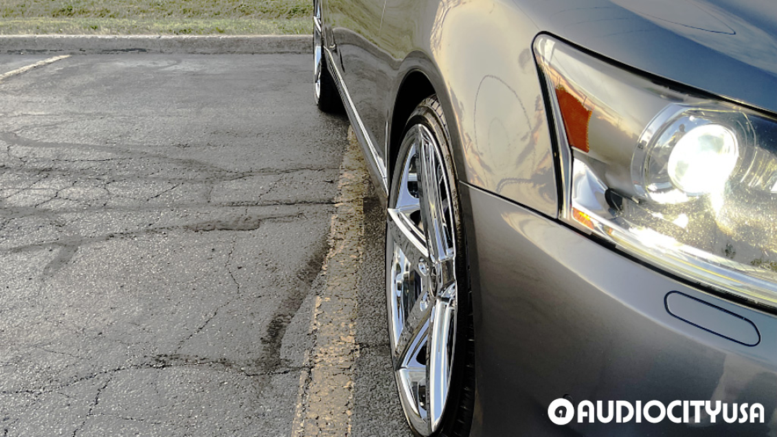 2010 Lexus LS Series on 22
