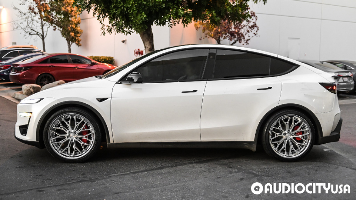 2026 Tesla Model Y on 22