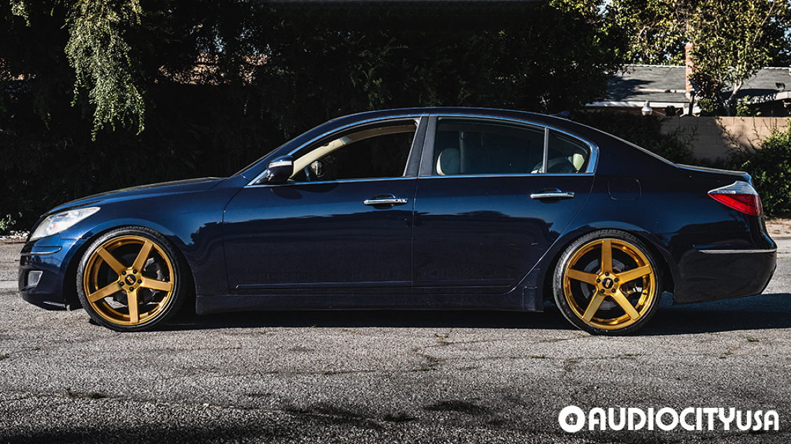 2011 Hyundai Genesis on 20