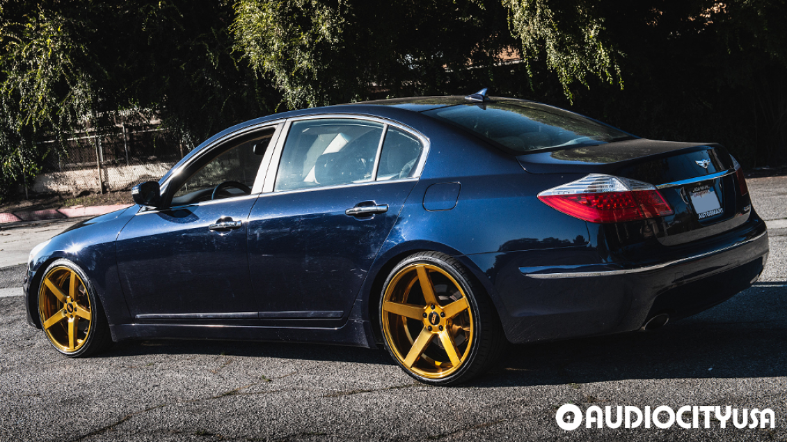 2011 Hyundai Genesis on 20