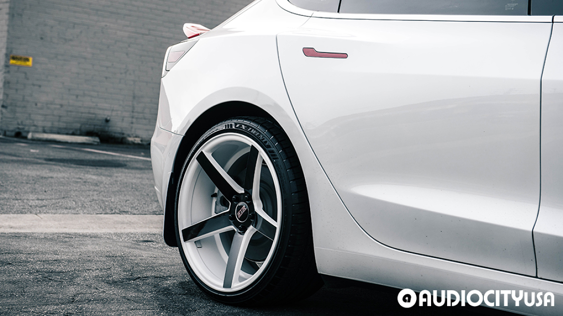 2020 Tesla Model 3 on 20