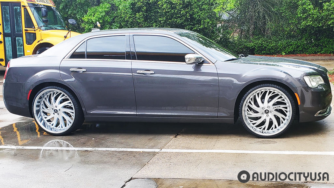 Chrysler 300 On 24s