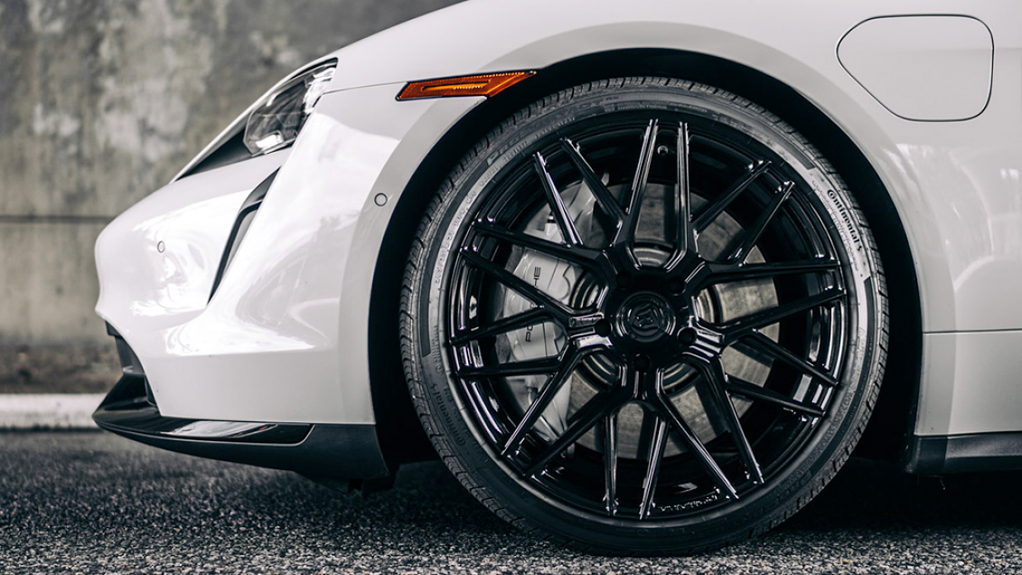 2021 Porsche Taycan on 21