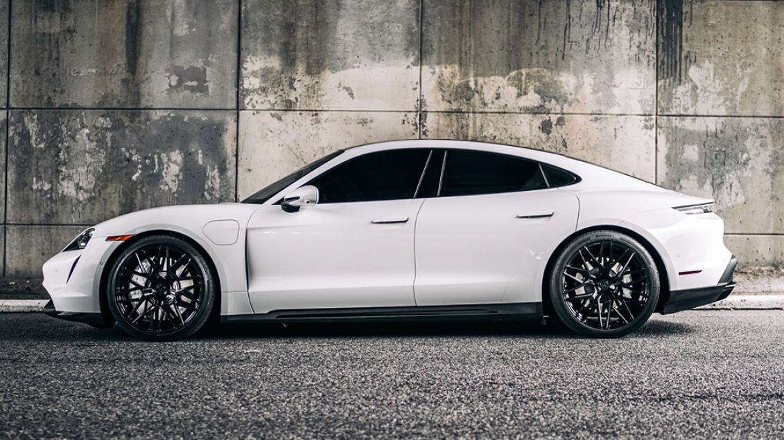 2021 Porsche Taycan on 21