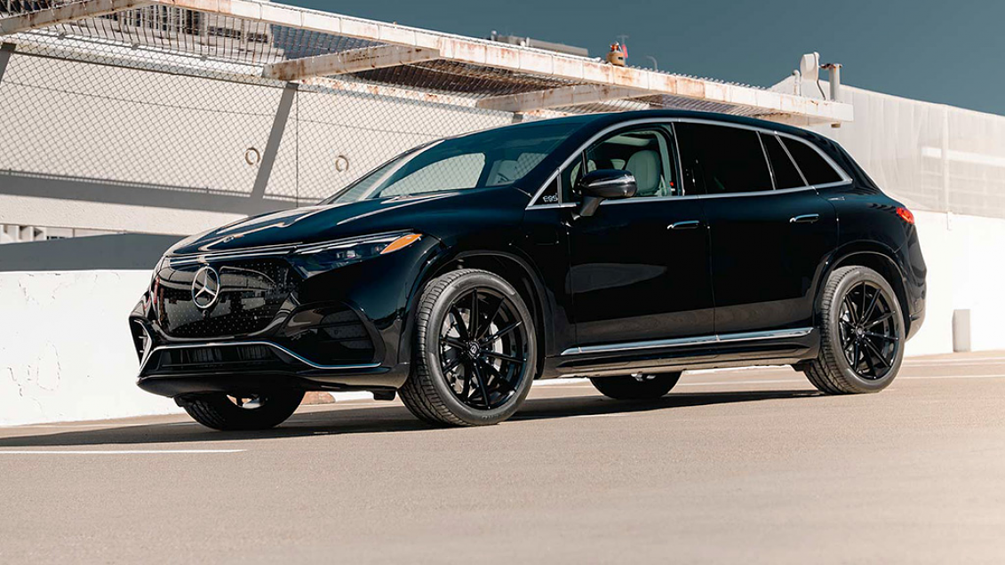 2023 Mercedes-EQ EQS on 22