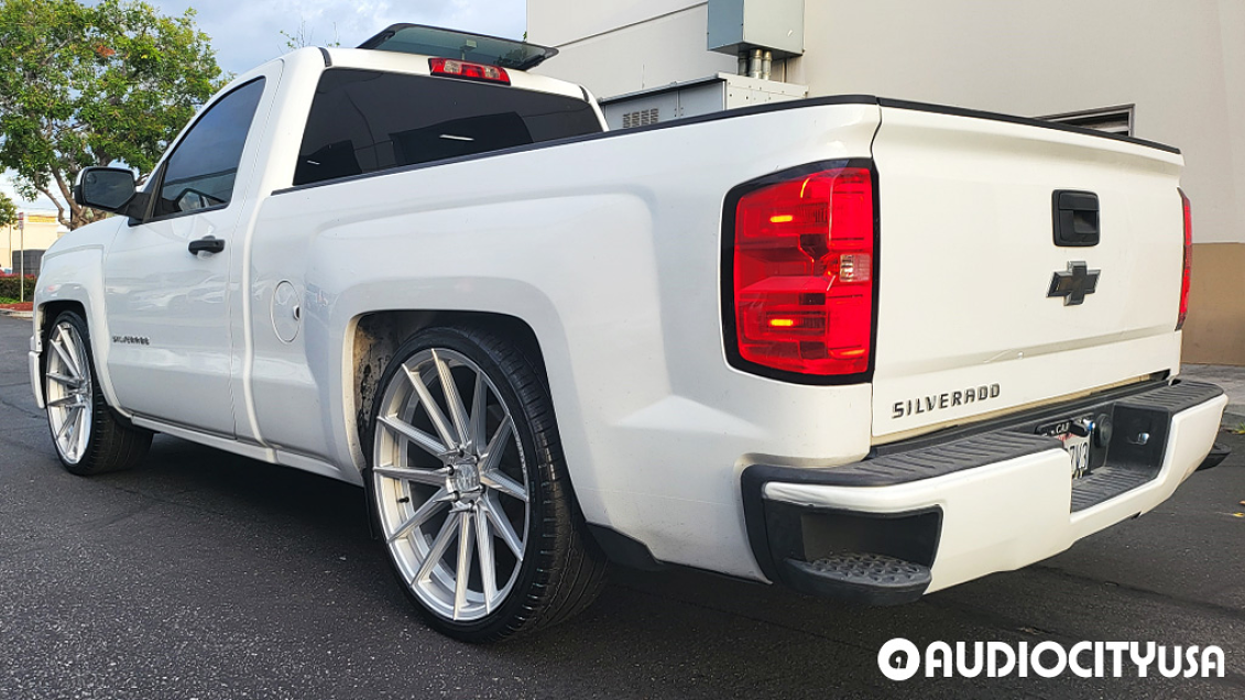 2015 Chevrolet Silverado 1500 on 24