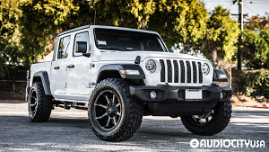 Jeep-Gladiator-20-Fuel-D556%2BCoupler-Black%2BMachined%2Bwith%2BDark%2BTint-3359.jpg
