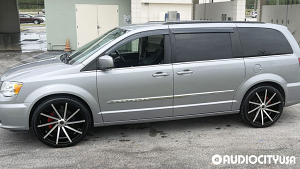 Chrysler-Town%2Band%2BCountry-22-Strada-Sega-Gloss%2BBlack%2BMachined-7478.jpg