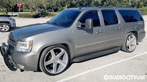Chevrolet-Suburban-24-Strada-Perfetto-Silver%2BMachined-7864.jpg