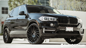 BMW-X5-24-Lexani-Wraith-Gloss%2BBlack-8946.jpg