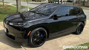 BMW-iX-22-Giovanna-Haleb-Gloss%2BBlack-2271.jpg
