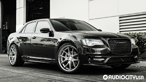 Chrysler-300%2BRWD-22-Ferrada-FR2-Silver%2BMachined%2Bwith%2BChrome%2BLip-4058.jpg