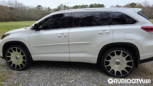 Toyota-Highlander-24-Massiv-927%2BC.E.O-Black%2BMachined%2Bwith%2BFloating%2BCap-7413.jpg