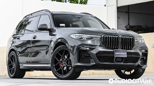 BMW-X7-22-Giovanna-Haleb-Gloss%2BBlack-7458.jpg