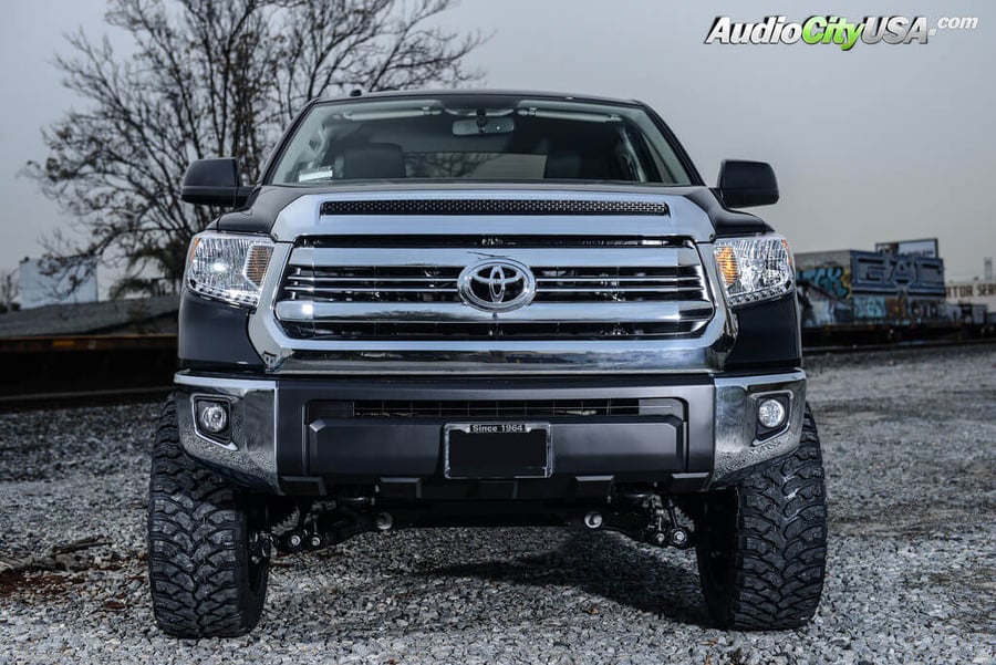 toyota_tundra_22_fuel_maverick_wheels_d537_rims_rough_country_audiocityusa