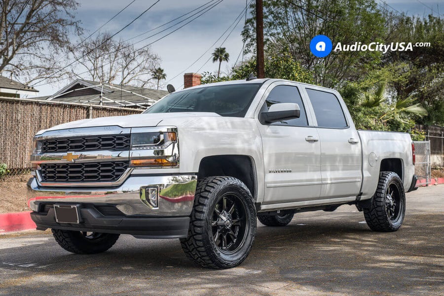 Chevy_Silverado_1500_20x9_Fuel_Hydro_D604_Black_Wheels_AudioCityUsa