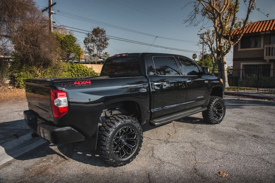20″ Fuel Wheels D576 Assault with Gloss Black Milled Off-Road Rims