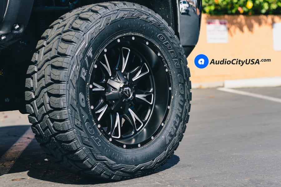 Fuel Rims 2500 20″ Fuel Wheels D513 Rims For 2015 Chevy Silverado 2500 HD | AudioCityUSA