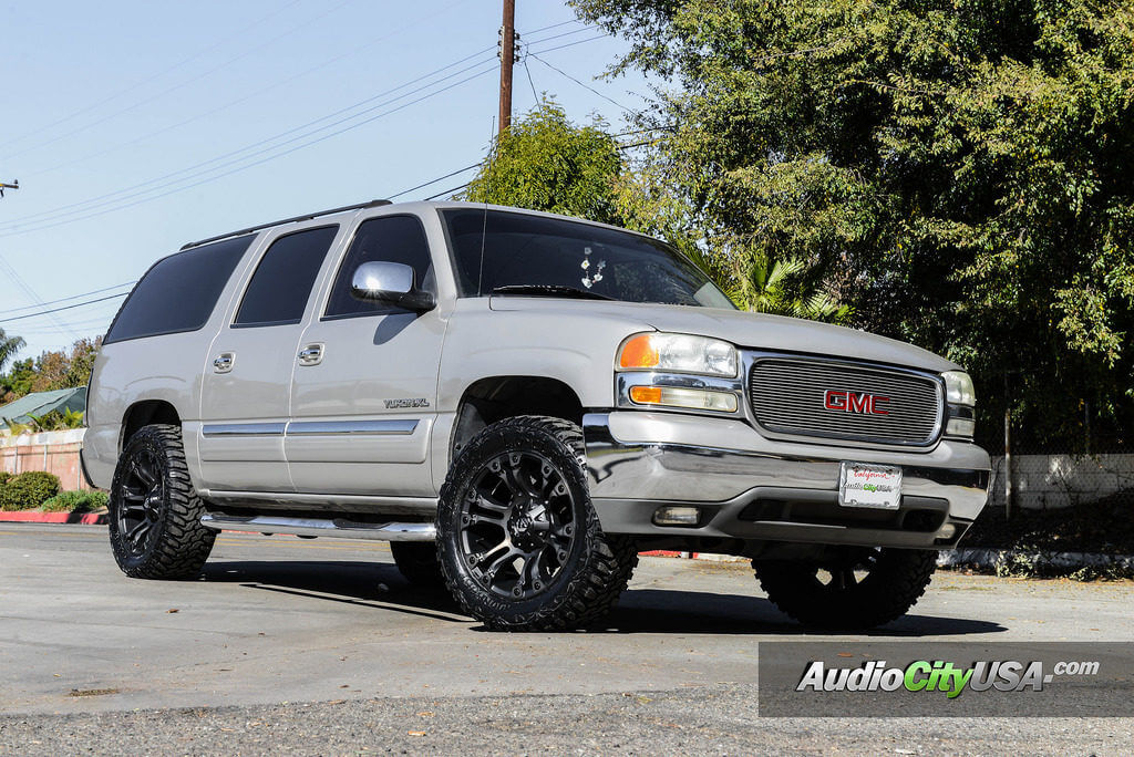 20″ Fuel Wheels D569 Vapor Black Machined For 2004 GMC Yukon XL