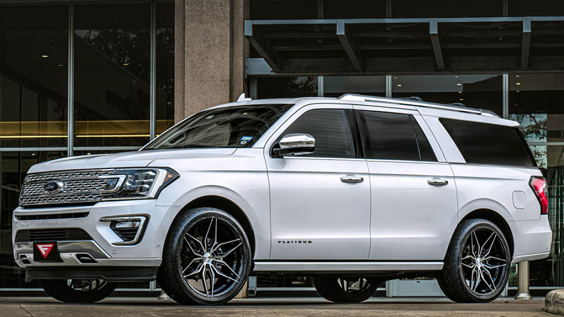 2018 Ford Expedition on 22" Ferrada Wheels FT5 Black Machined | Gallery