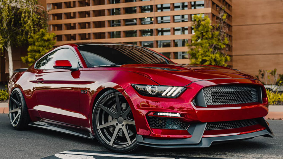 2017 Ford Mustang on 20