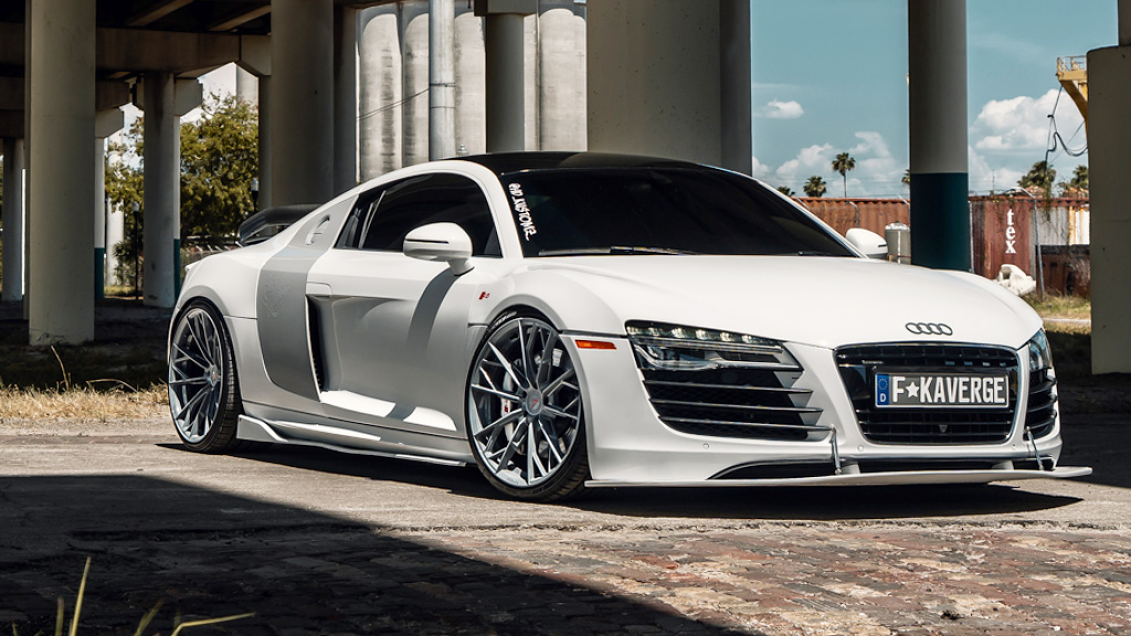 2011 Audi R8 on 20