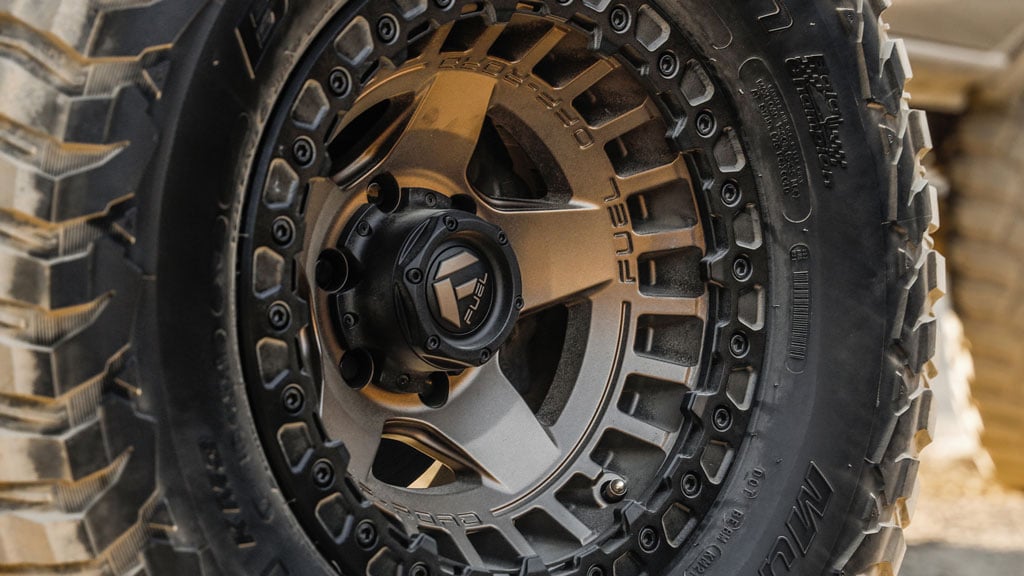 17 Fuel Wheels D119 Warp Beadlock Matte Bronze with Black 