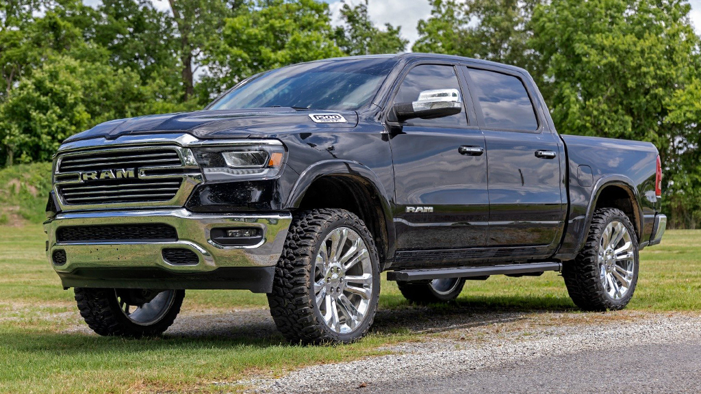 Rough Country Dodge BA2 Running Board | Side Step Bars (19-23 RAM 1500 ...