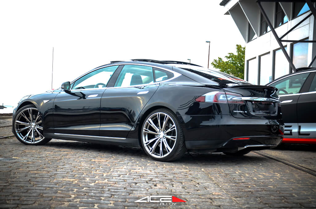 19 Quot Staggered Ace Alloy Wheels Aspire Black Chrome With