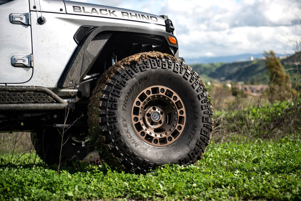 18" Black Rhino Wheels Cinco Bronze with Black Bolts Off-Road Rims #