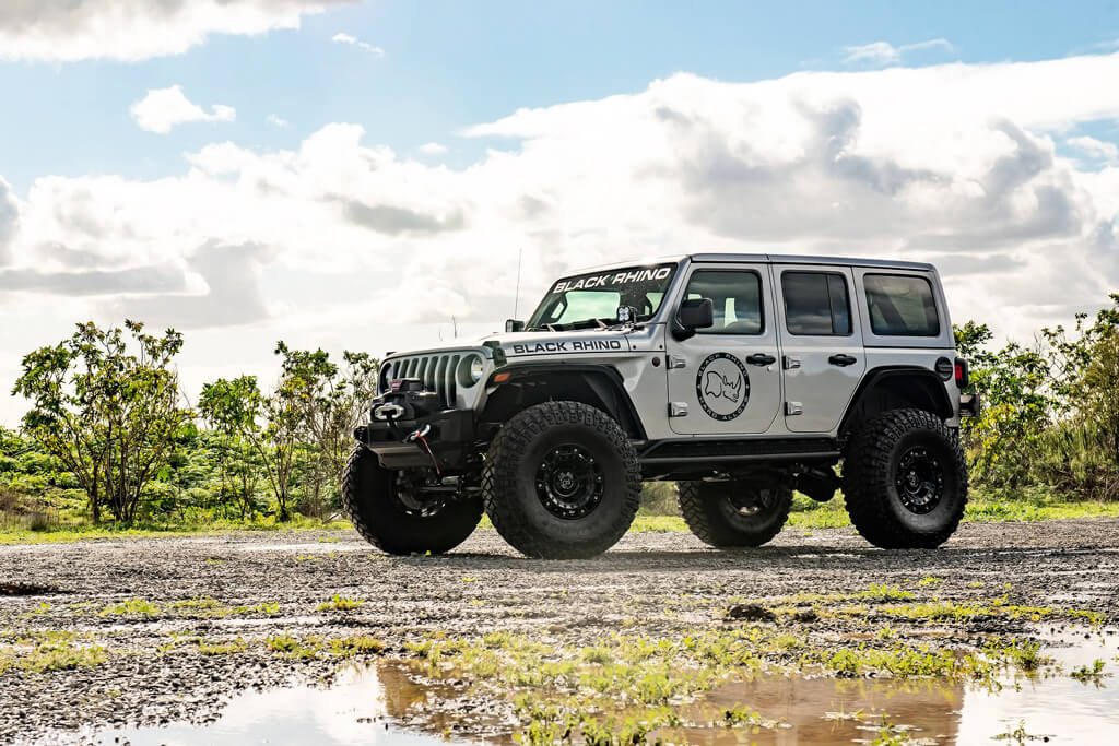 20" Black Rhino Wheels Cinco Gloss Black with Stainless Bolts Off-Road